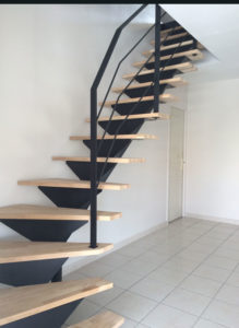 escalier de la surélévation à Merville