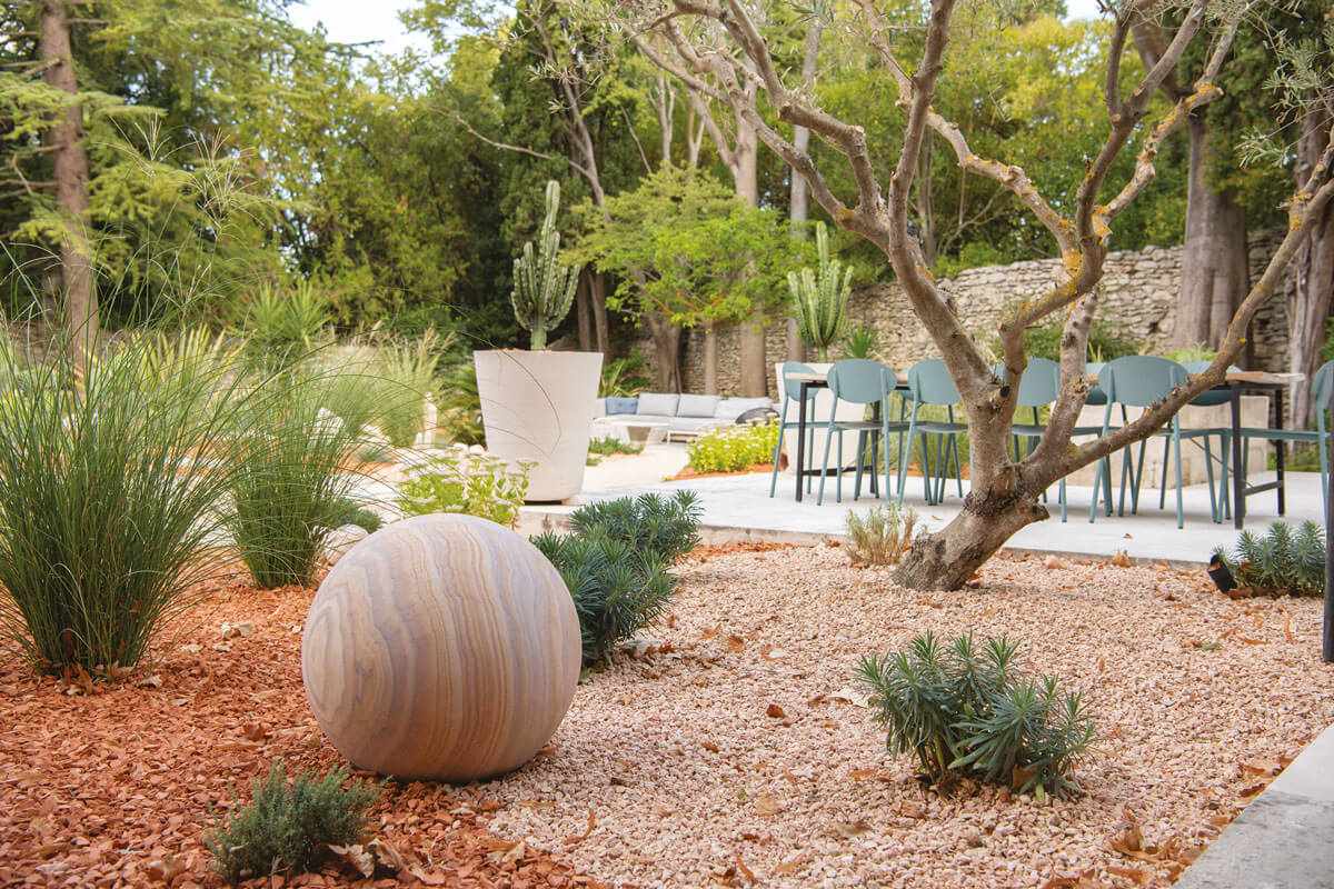 salon extérieur jardin tarn