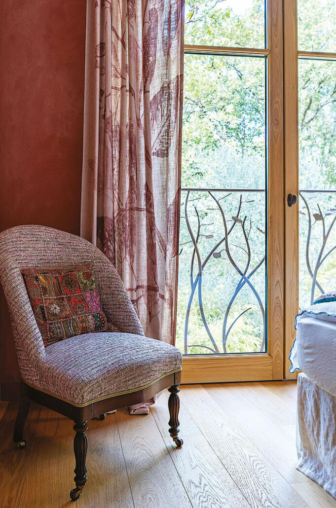 renovation maison saint ferreol rouge indigo architectes