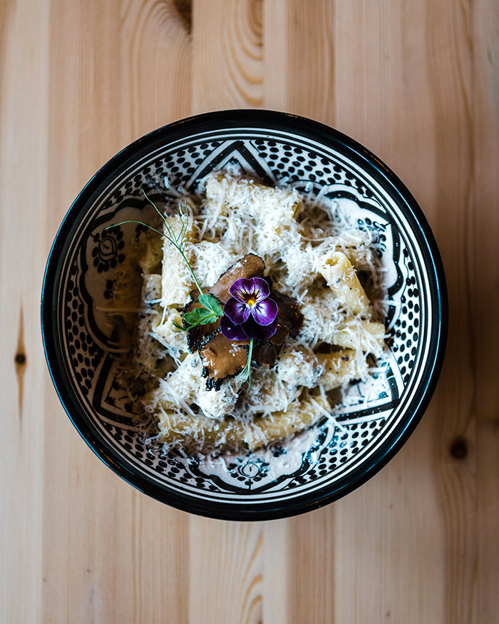 restaurant chic boheme bobby a saint-lary pyrenees occitanie