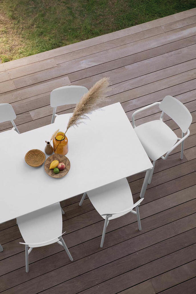 table assise chaise lounge luminaire canape exterieur jardin